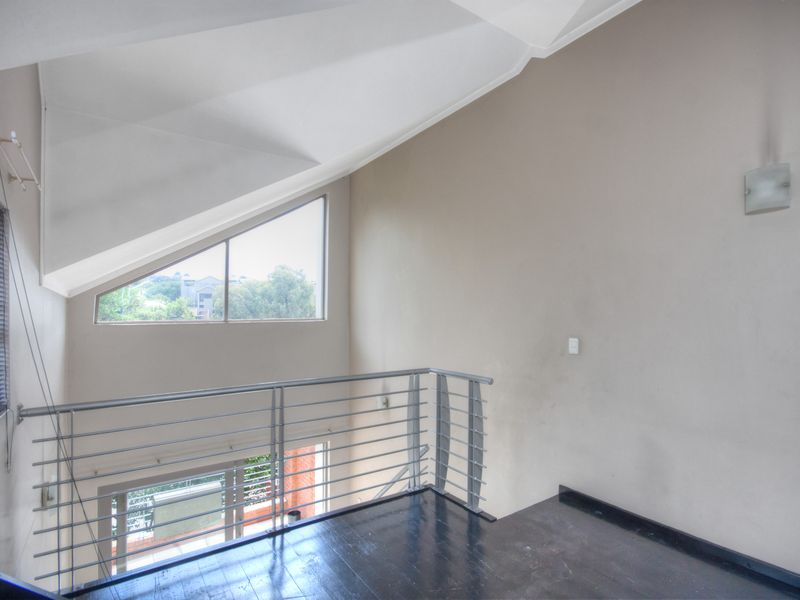 1-Bedroom Apartment with Loft, 2 balconies with views of Sandton Skyline - Investment with Tenant - Photo 3