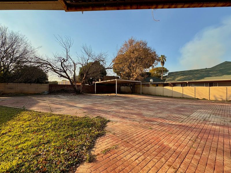 Family Home For Sale - Photo 4