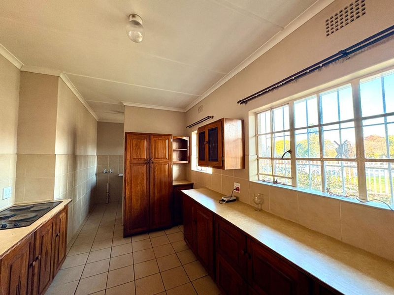 Family Home For Sale - Photo 10