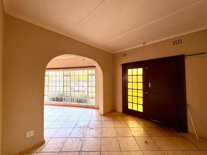 Family Home For Sale - Photo 8