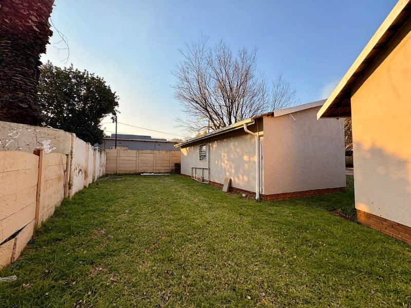 Family Home For Sale - Photo 6