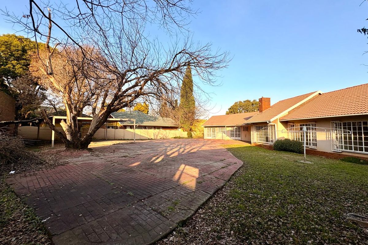 Family Home For Sale - Photo 5