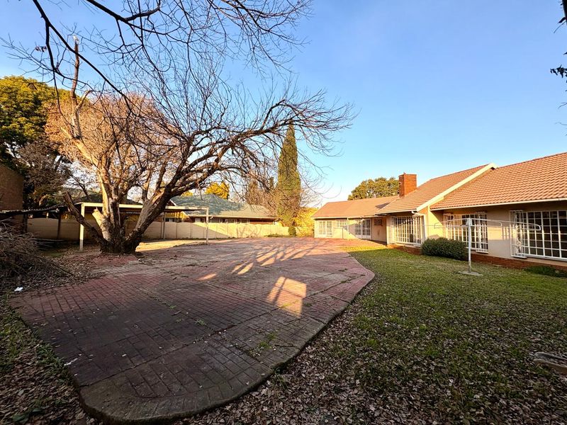 Family Home For Sale - Photo 5