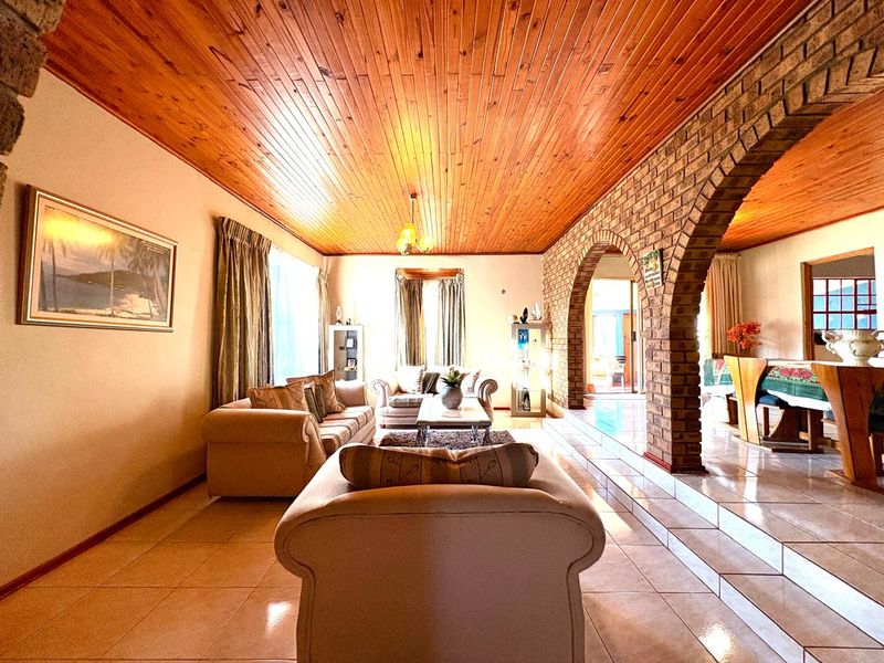 ✨ A Family Haven Awaits ✨ - Photo 9