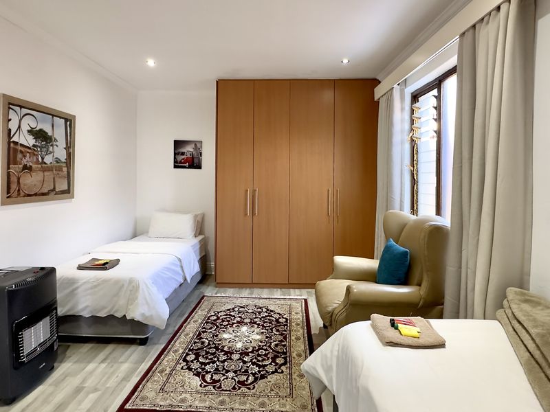 Beautiful Fully Furnished 4-Bedroom Home in Norwood with Staff Quarters–Private Pool & Solar Backup - Photo 9