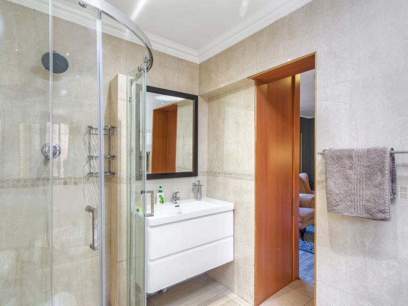 Beautiful Fully Furnished 4-Bedroom Home in Norwood with Staff Quarters–Private Pool & Solar Backup - Photo 7