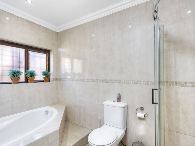 Beautiful Fully Furnished 4-Bedroom Home in Norwood with Staff Quarters–Private Pool & Solar Backup - Photo 6