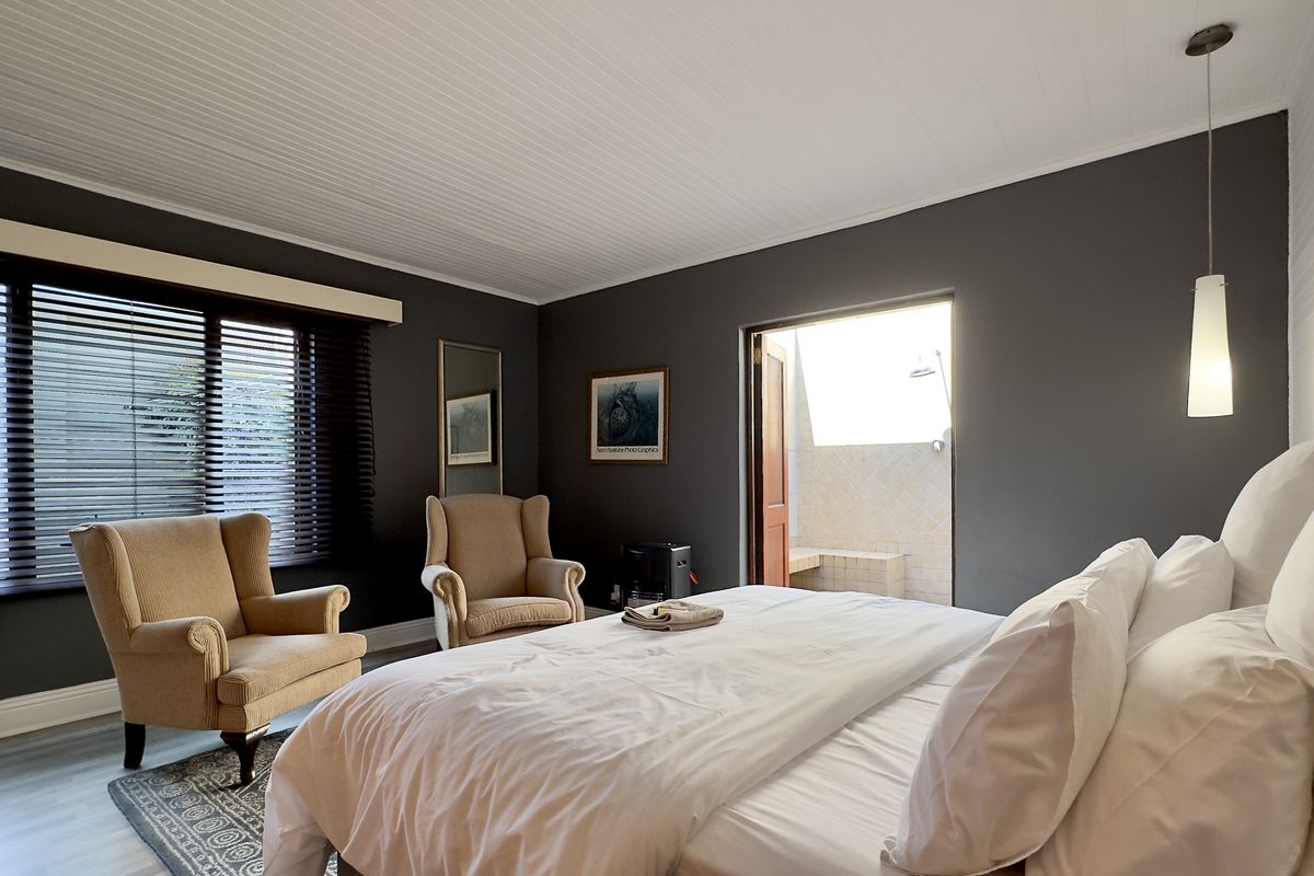 Beautiful Fully Furnished 4-Bedroom Home in Norwood with Staff Quarters–Private Pool & Solar Backup - Photo 3