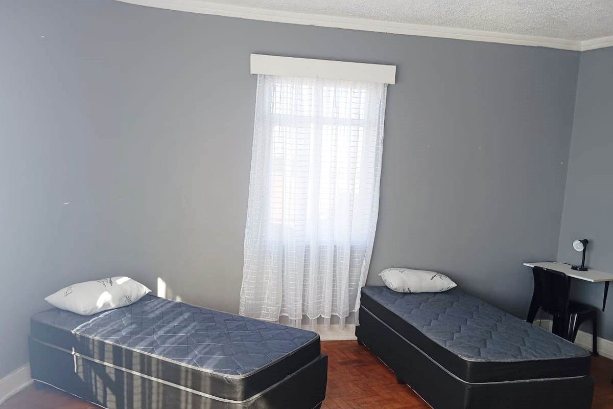 CENTRAL FURNISHED ROOM IN APARTMENT FOR RENT - Photo 2