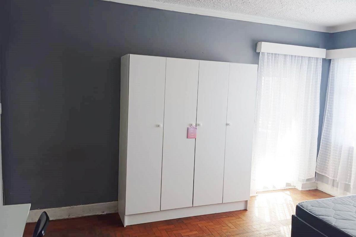 CENTRAL FURNISHED ROOM IN APARTMENT FOR RENT - Photo 3