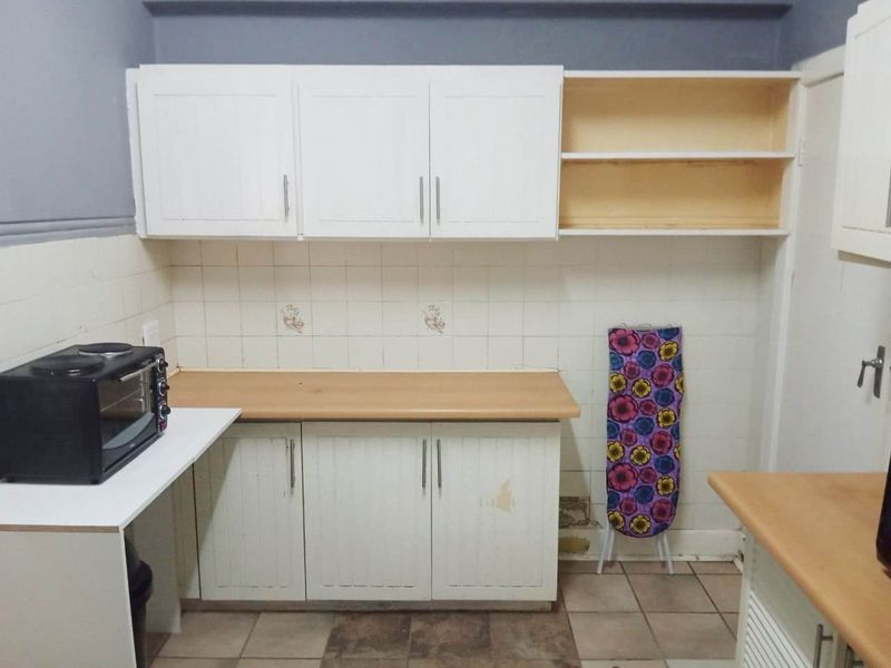 CENTRAL FURNISHED ROOM IN APARTMENT FOR RENT - Photo 6