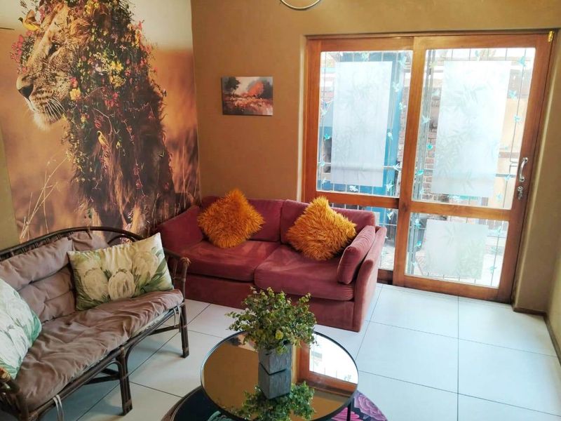 RICHMOND HILL  3 BED 1 BATH HOUSE FOR SALE - Photo 2