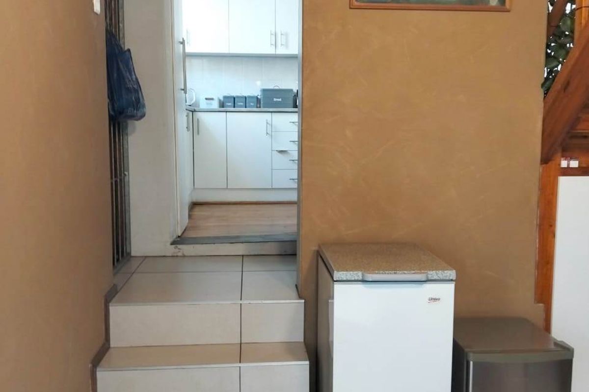 RICHMOND HILL  3 BED 1 BATH HOUSE FOR SALE - Photo 4