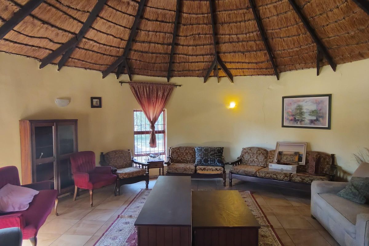 Charming farm for sale with endless possibilities - Photo 5