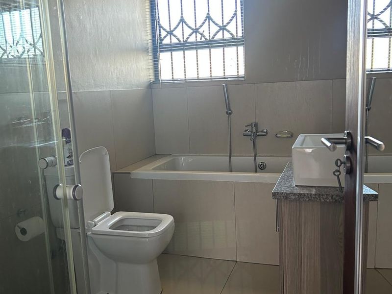 Townhouse For Sale In Witbank - Photo 7