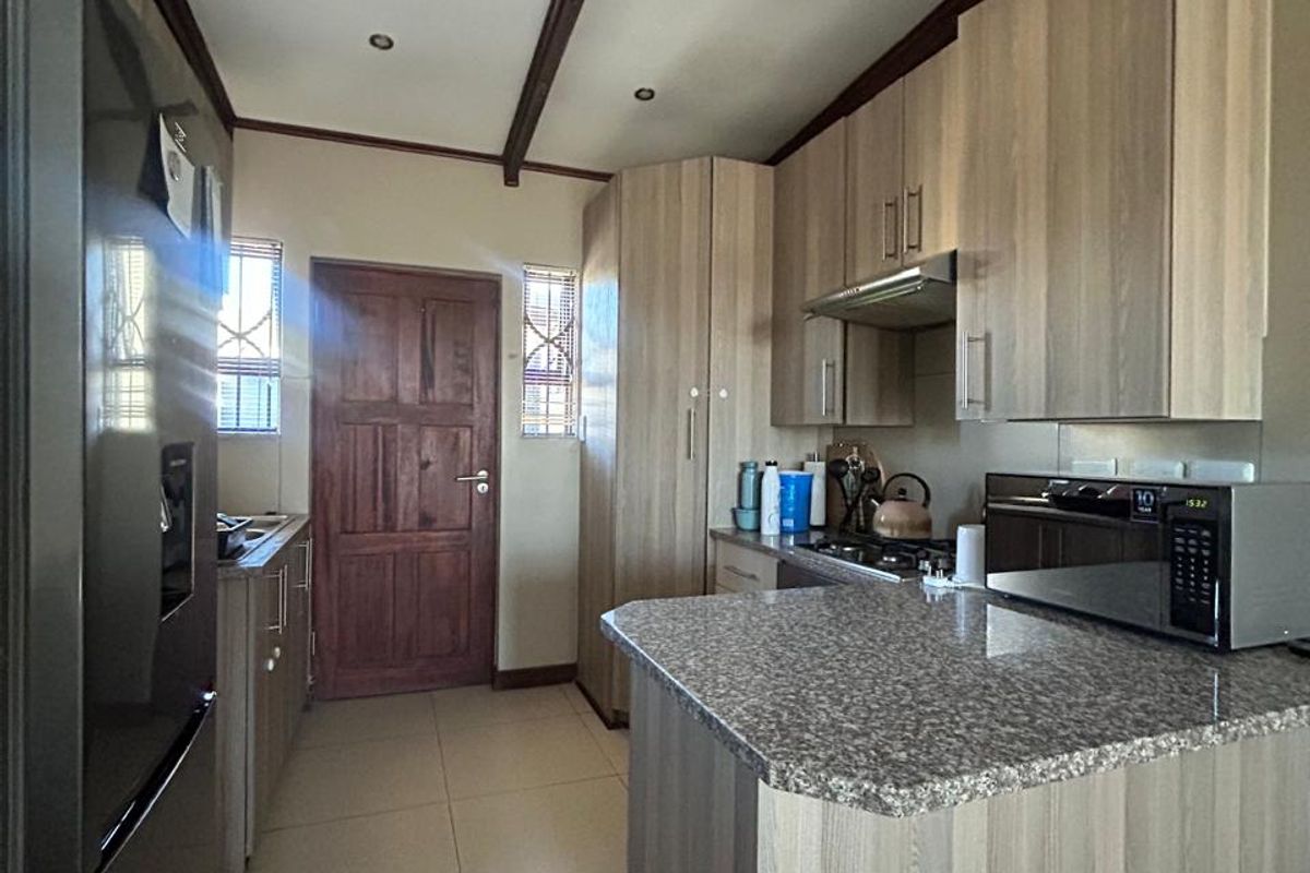 Townhouse For Sale In Witbank - Photo 3