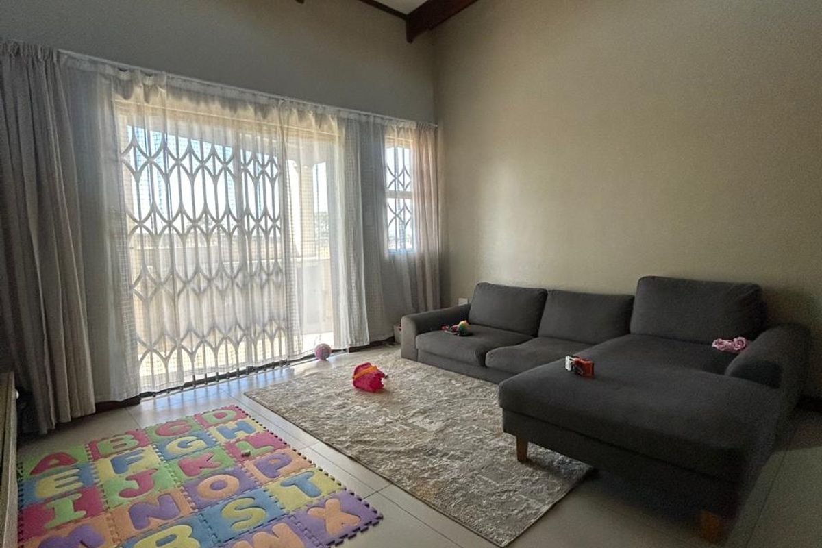 Townhouse For Sale In Witbank - Photo 5