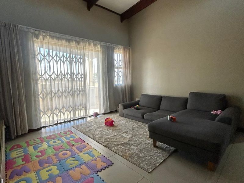 Townhouse For Sale In Witbank - Photo 5