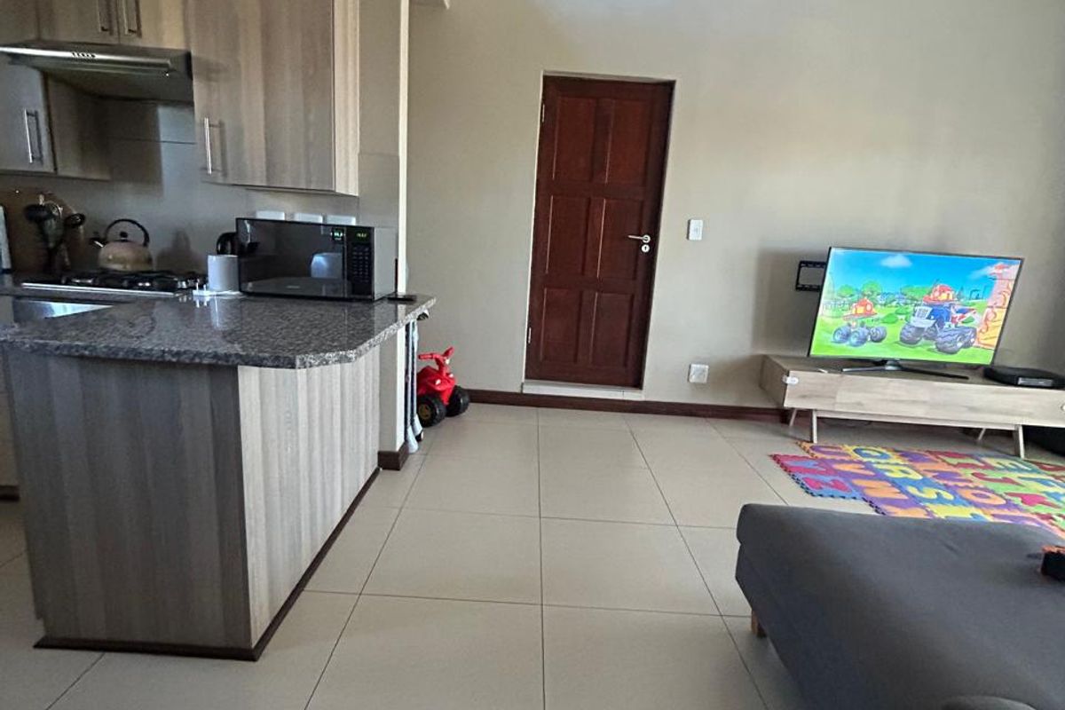 Townhouse For Sale In Witbank - Photo 4