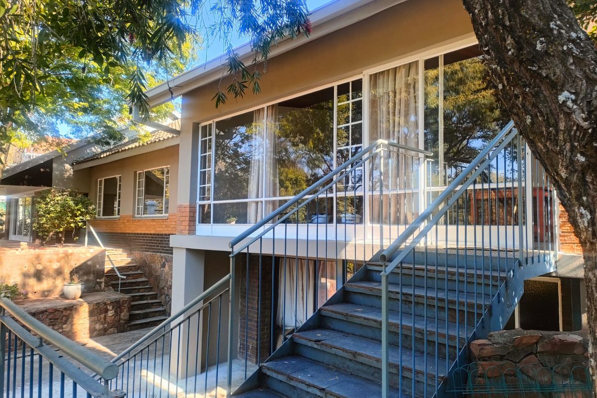 SPACIOUS 4 BEDROOM 3 BATHROOMS FAMILY HOUSE - Photo 3