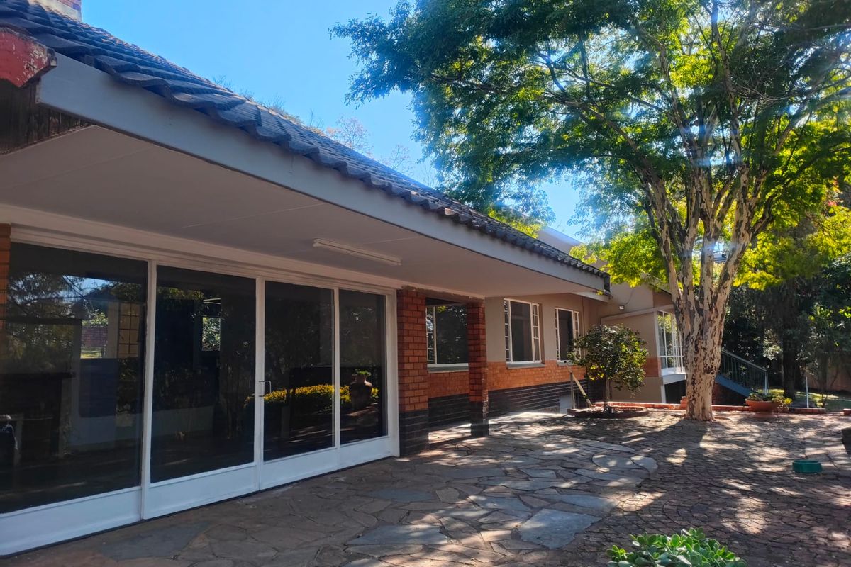 SPACIOUS 4 BEDROOM 3 BATHROOMS FAMILY HOUSE - Photo 5