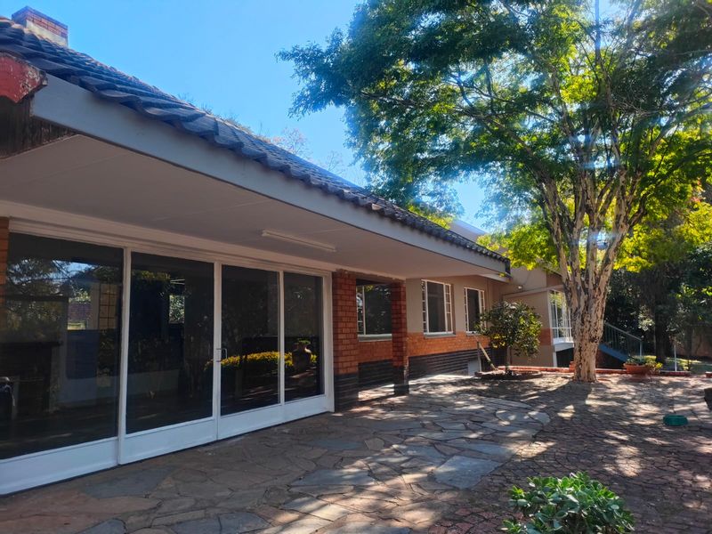 SPACIOUS 4 BEDROOM 3 BATHROOMS FAMILY HOUSE - Photo 5