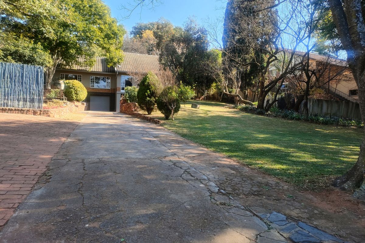 2 BEDROOM 1 BATH - SHARE GADEN WITH ANOTHER UNIT - Photo 4