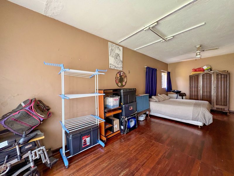 Stunnig Family Home in Brakpan - Photo 10