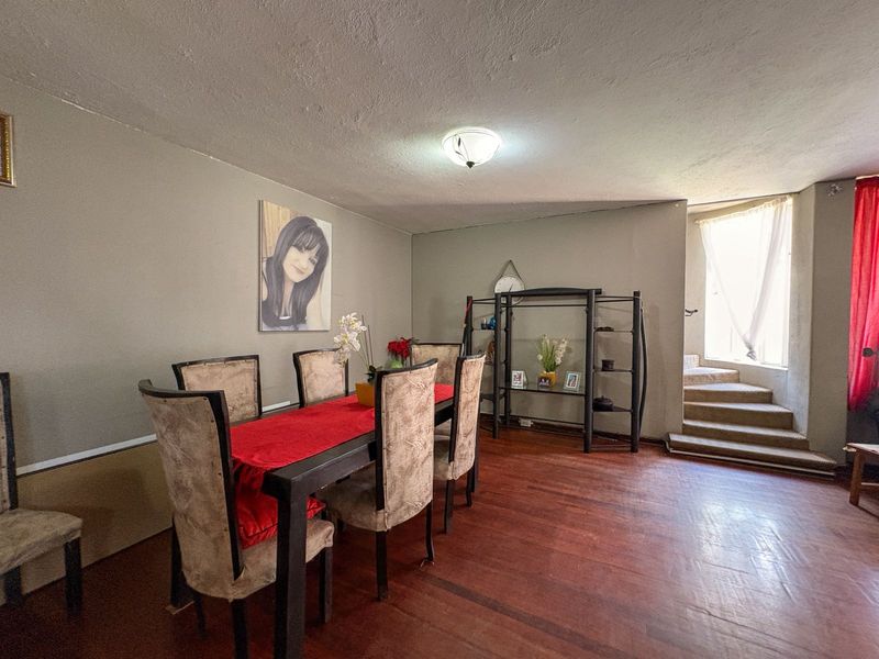 Stunnig Family Home in Brakpan - Photo 8