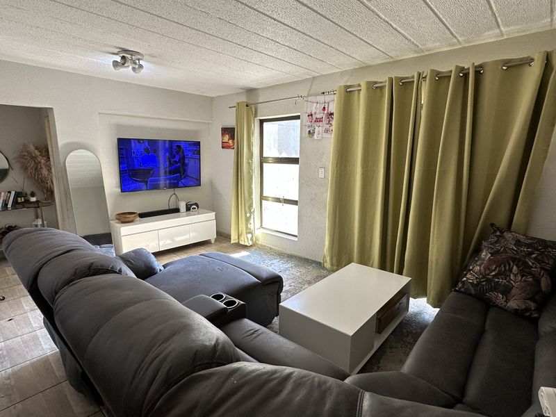 Modern 2 Bedroom Apartment in Secure Estate – Perfect for Families! - Photo 10