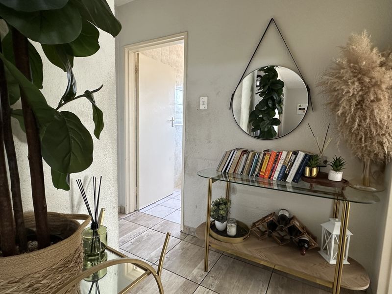 Modern 2 Bedroom Apartment in Secure Estate – Perfect for Families! - Photo 9