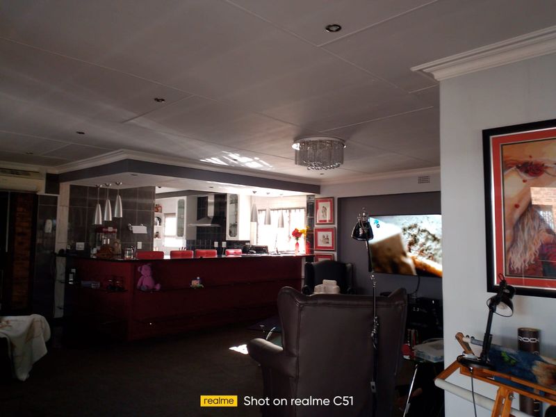 4 Bedroom house for sale in Dalpark ext 1 - Photo 9