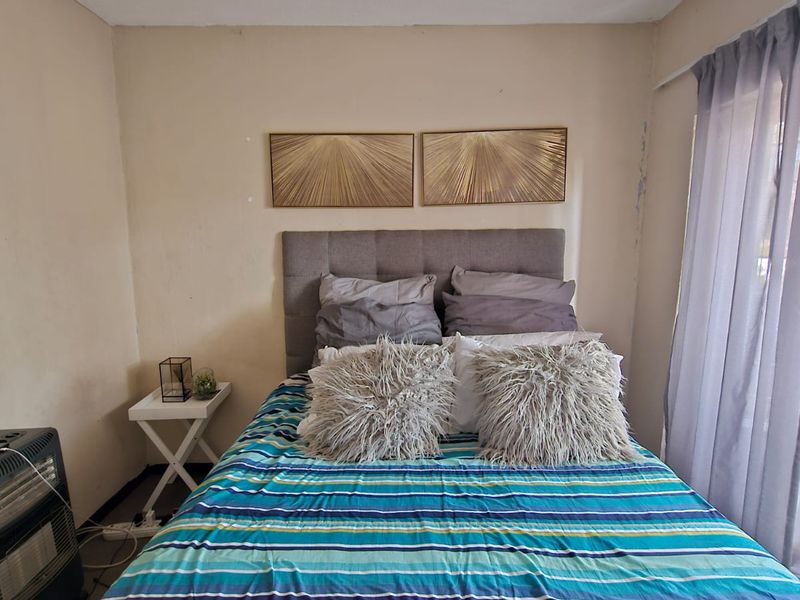 Spacious 3-Bed, 2-Bath Ground Floor Apartment with Garden in Secure Primrose Complex – Close to Town - Photo 10