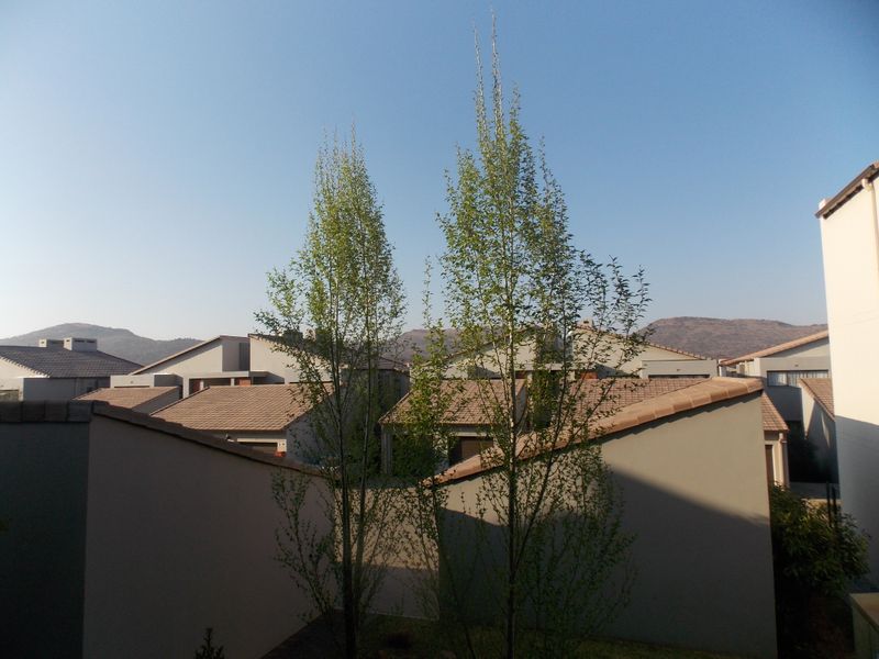 Modern 2-Bedroom Gem in a Secure Complex! - Photo 8