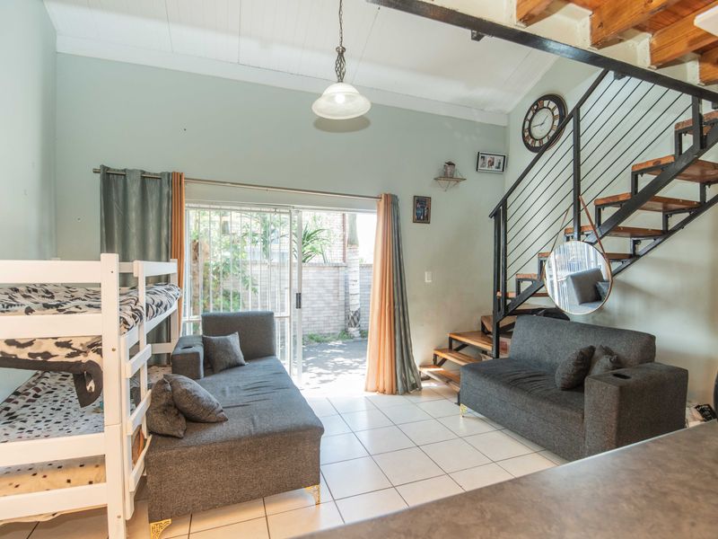Charming Loft-Style Apartment in Secure Pinnacle 7 - Photo 5