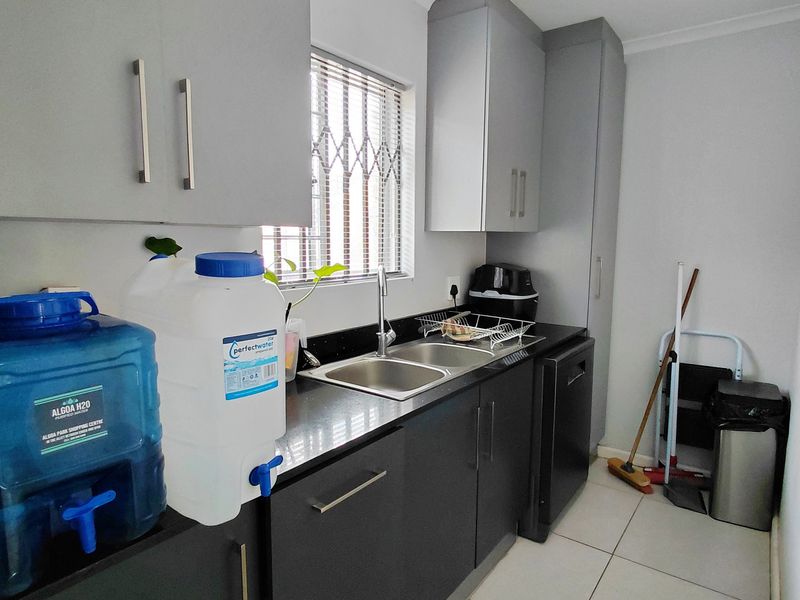 LOVEMORE PARK 4 BED 2 BATH HOME WITH DOUBLE GARAGE FOR RENT - Photo 5
