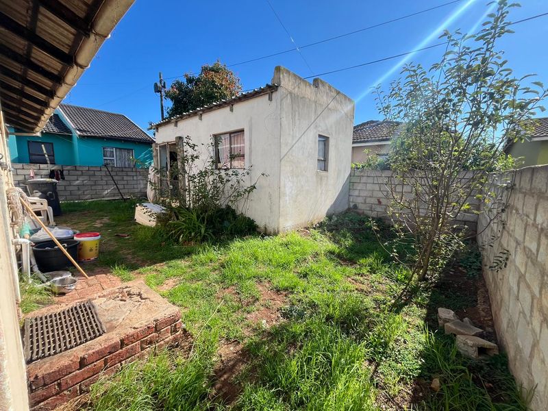 2 BED 1 BATH HOUSE WITH FLATLET FOR SALE - Photo 6