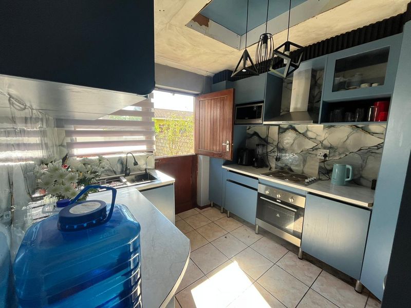 2 BED 1 BATH HOUSE WITH FLATLET FOR SALE - Photo 5