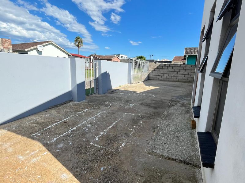2 BED 1 BATH HOUSE WITH FLATLET FOR SALE - Photo 9