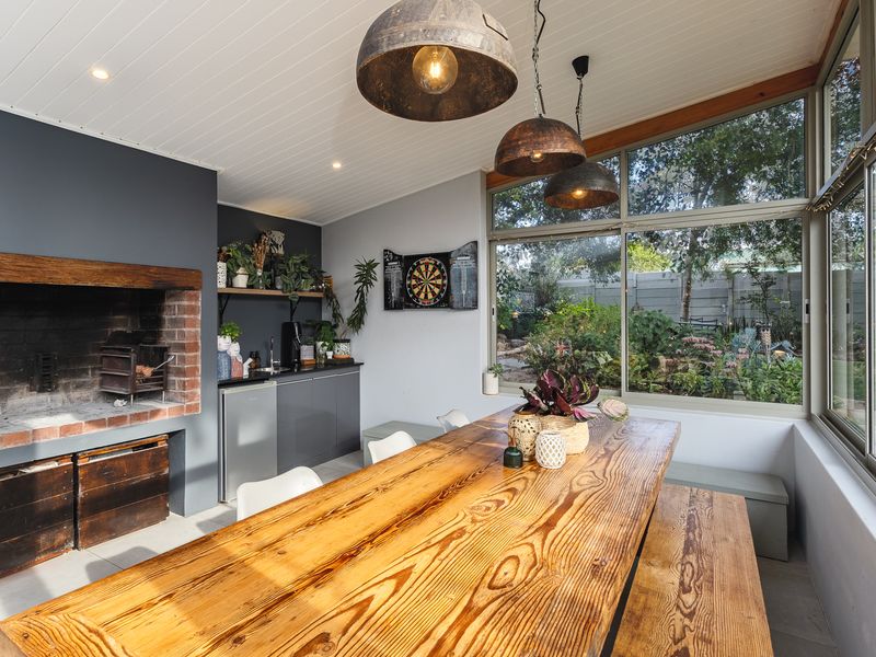 Serenity, Space & Family Living!! Viewings by appointment - Photo 5