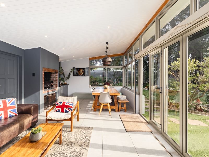Serenity, Space & Family Living!! Viewings by appointment - Photo 4
