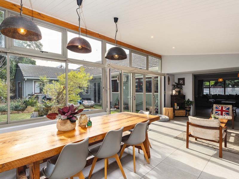 Serenity, Space & Family Living!! Viewings by appointment - Photo 2