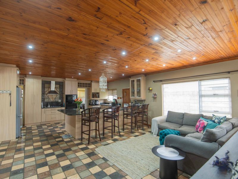 Charming Farm-Style Sanctuary in the Heart of the City! - Photo 6