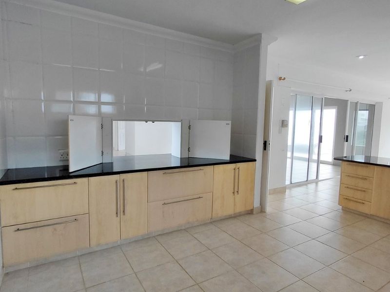 BEACHVIEW 5 BED 4 BATH HOUSE WITH DOUBLE GARAGE  FOR RENT - Photo 4