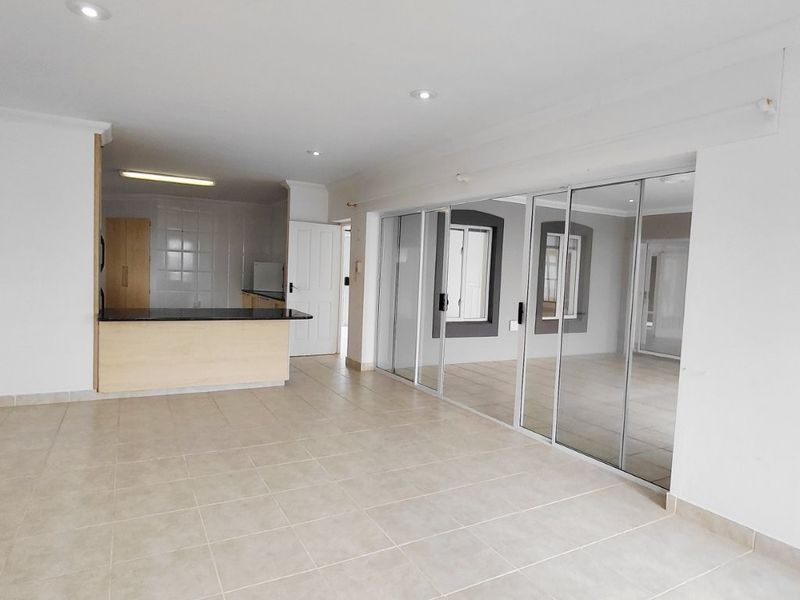 BEACHVIEW 5 BED 4 BATH HOUSE WITH DOUBLE GARAGE  FOR RENT - Photo 6