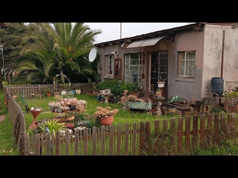 House For Sale In Benoni - Photo 4