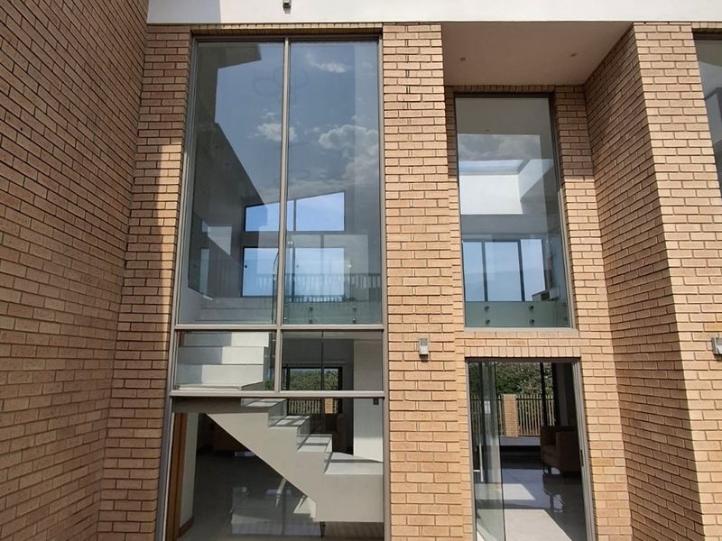 AN ARCHITECTURAL STATEMENT OF COASTAL LIVING - Photo 5