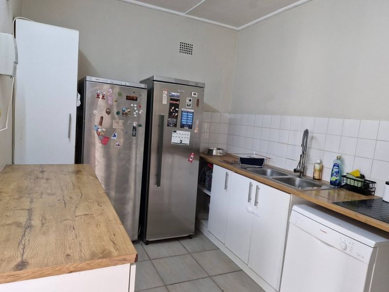 Spacious 4-Bedroom Home with Office, Pool & Ample Parking — Furnished Option Available - Photo 6