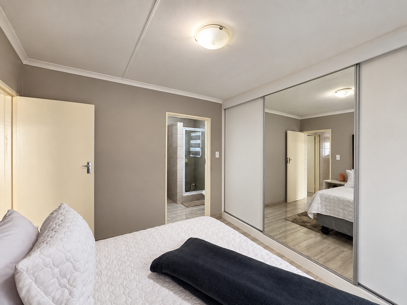Welcome home to this modern 3-bedroom, 2-bathroom home, offering comfortable and easy living with a - Photo 10