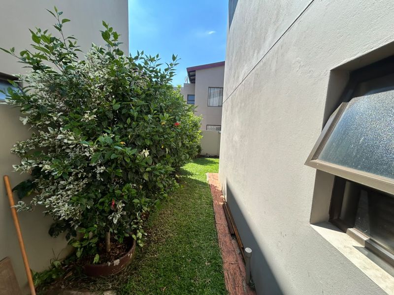 2 Bedroom Dream House in Secure Hartbeespoort Estate – Braai Area, Inverter, Fibre Ready - Photo 7